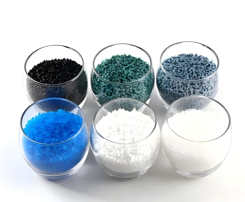 क्या उच्च कठोरता वाले टीपीई सामग्री उत्पाद अधिक आसानी से सफेद हो जाते हैं? क्या सामग्री की कठोरता सफेदी से संबंधित है?